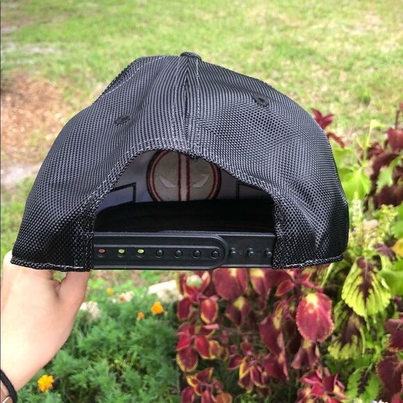 MARVEL Deadpool Snapback Hat Disney - Picture 10 of 10